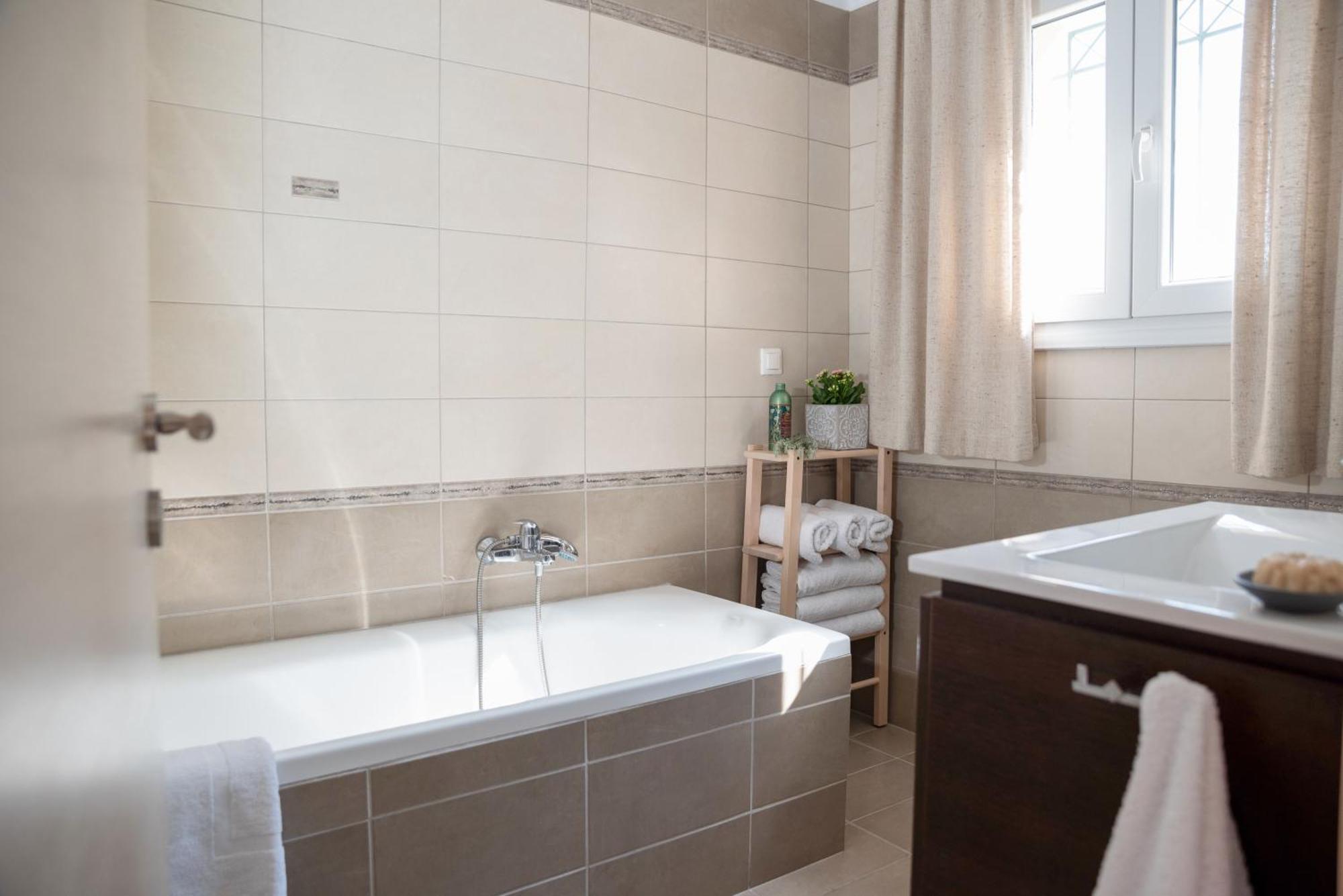 Solari Hill Maisonette Two Private Parking Alepou Екстер'єр фото
